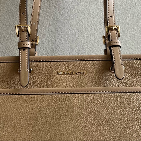 MICHAEL KORS-NWT Winston MD TZ Pocket Tote Bag in Camel - Picture 5 of 13